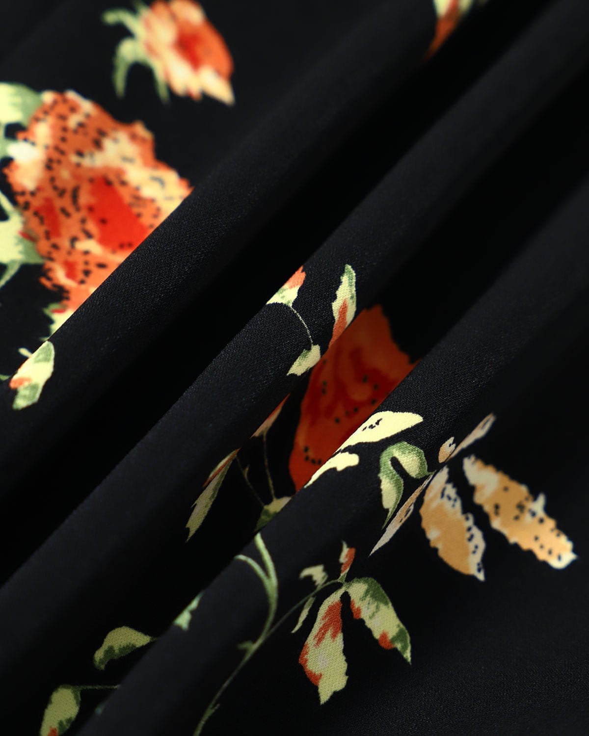 Siyah V Yaka Çiçek Desenli Kısa Sleeve Maxi Elbise