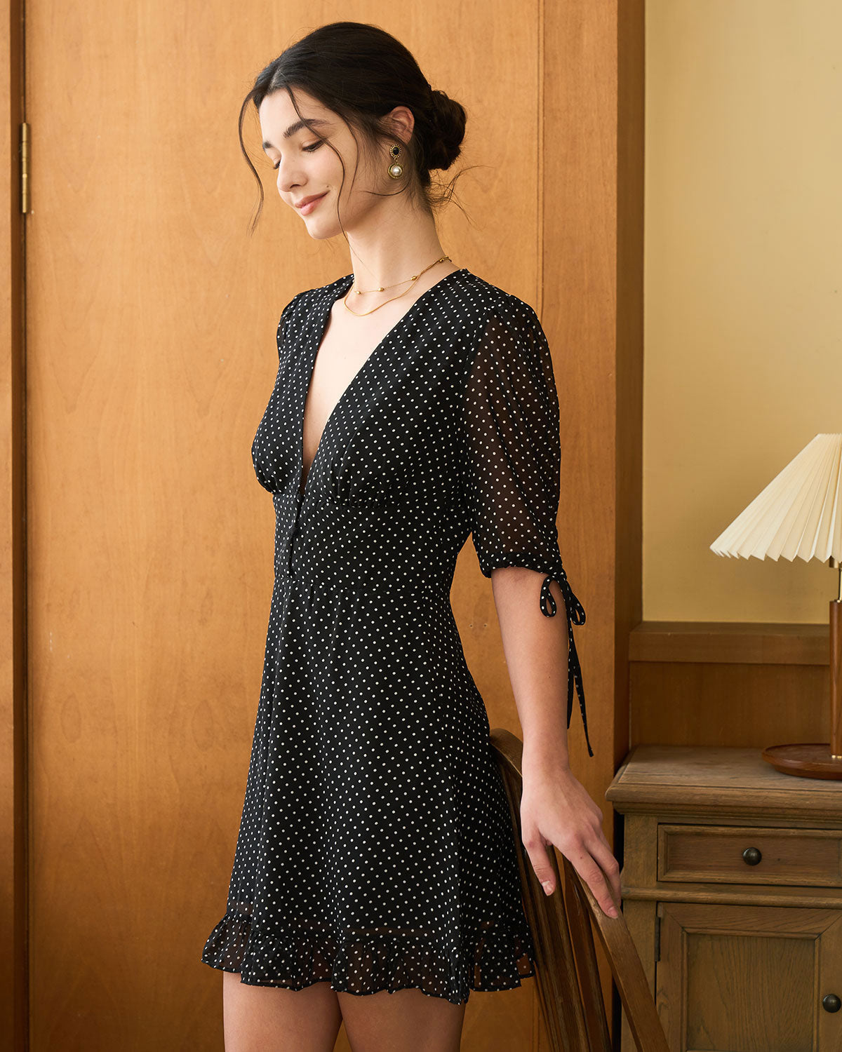 Siyah Deep V Yaka Puantiyeli Mini Elbise