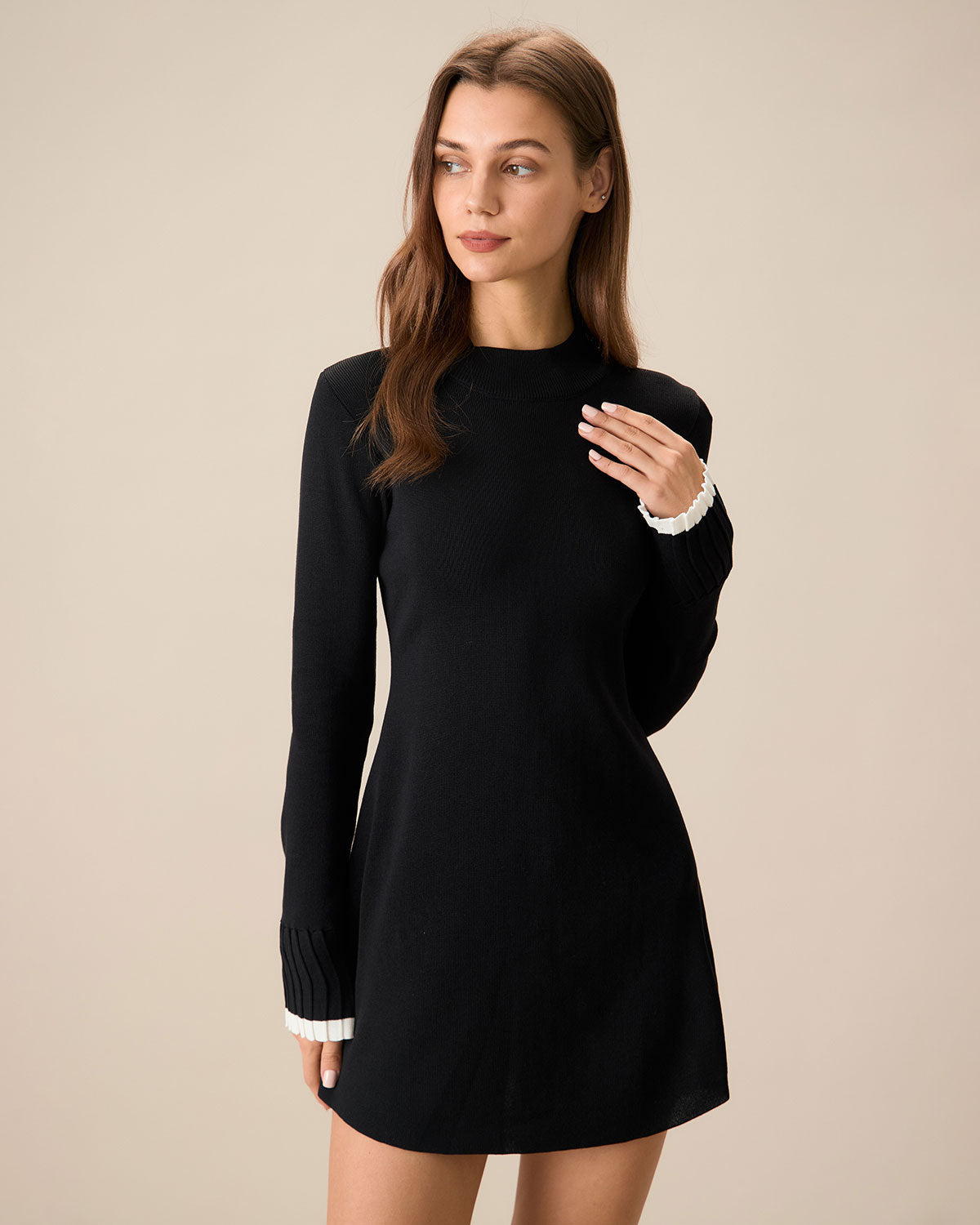 Siyah Kontrast Uzun Sleeve Kazak Mini Elbise