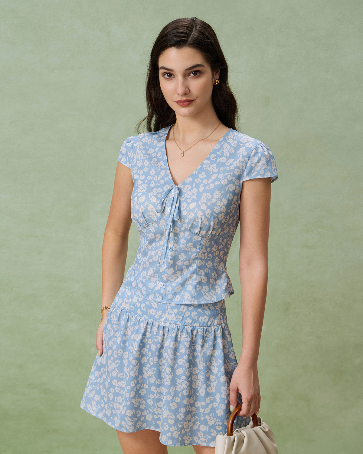 Mavi Çiçek Desenli V-Neck Bluz