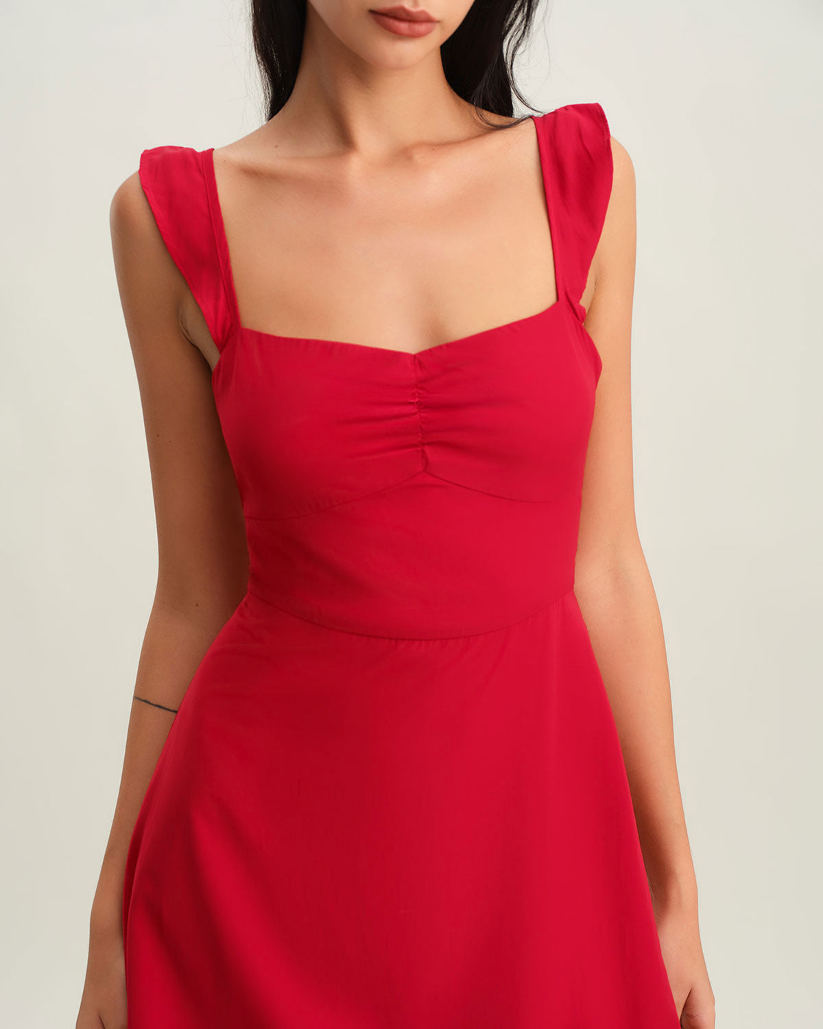 Kırmızı Kalp Yaka Slip Mini Elbise