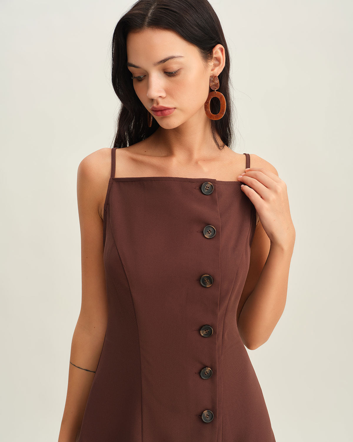 Kahverengi Düğmeli Pileli Slip Mini Elbise
