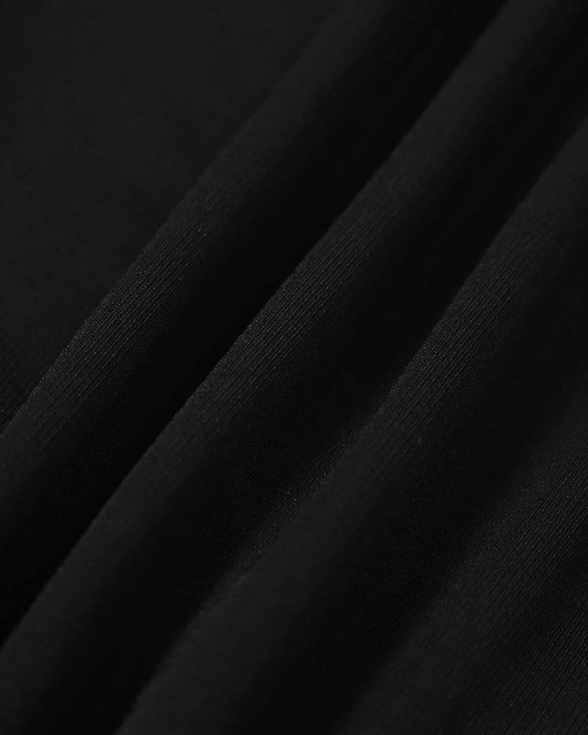 Siyah Kalp Yaka Vücuda Oturan Slip Maxi Elbise