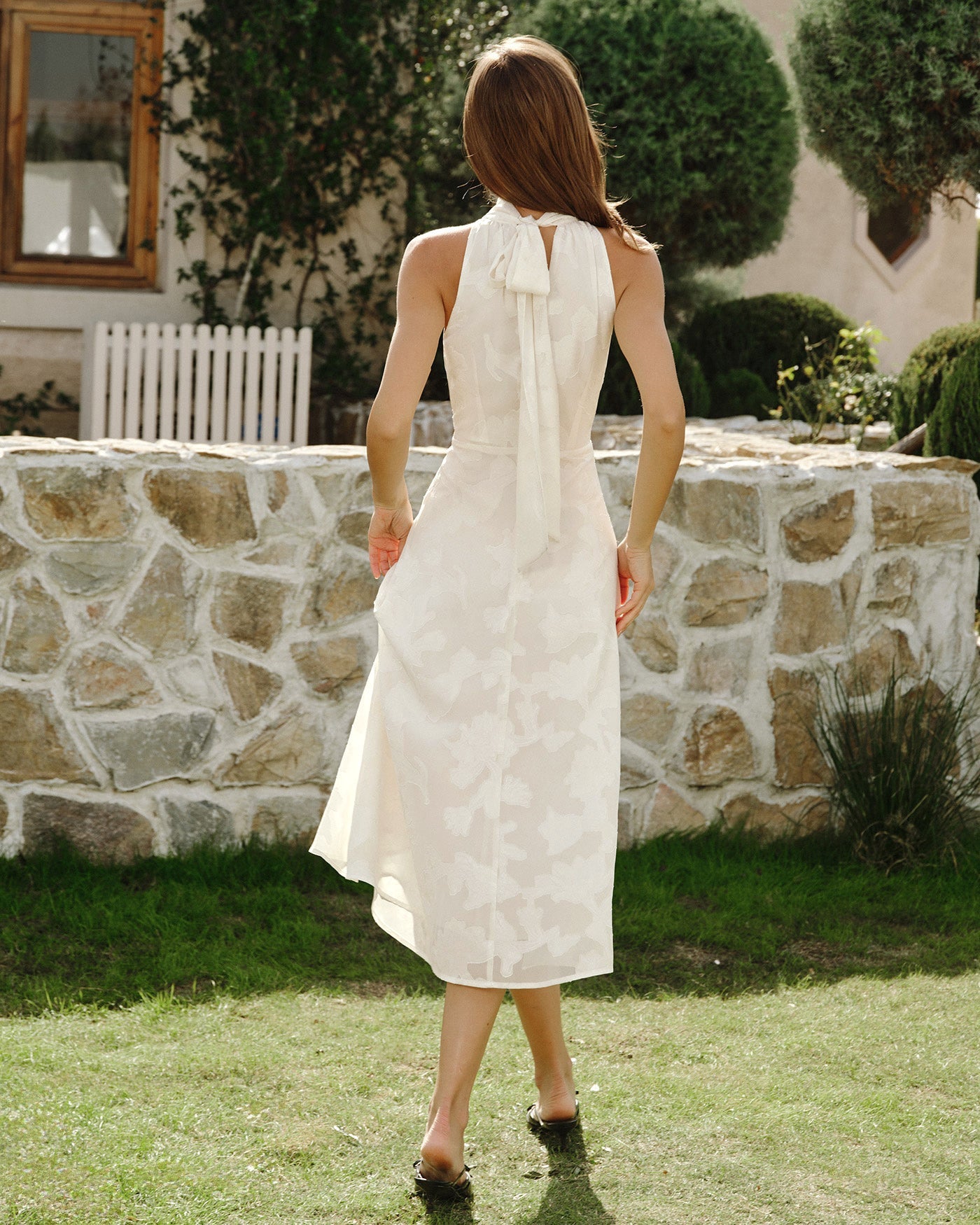 Bej Boyundan Bağlamalı Çiçek Desenli Midi Dresses