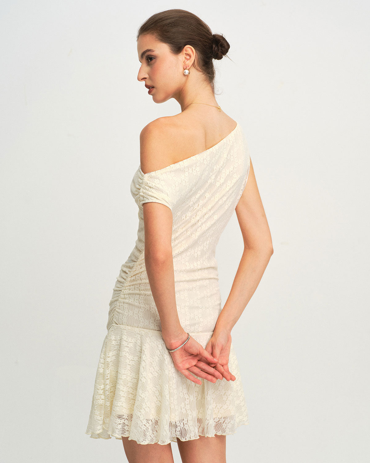 Bej Dantelli One Shoulder Mini Elbise