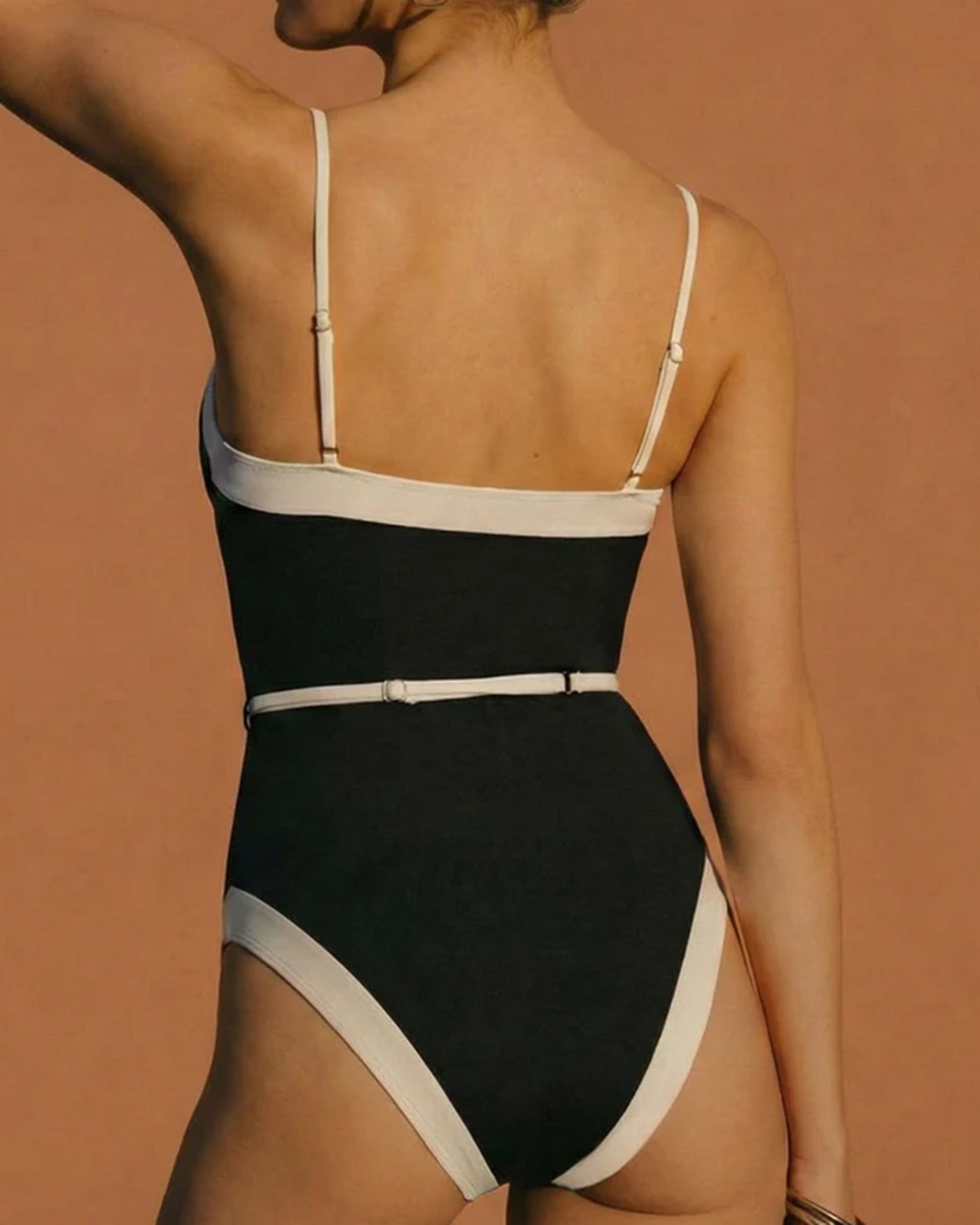 Siyah Kontrast V Yaka Tek Parça Mayo Swimwear