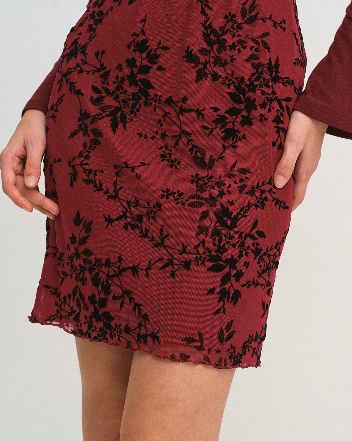 Bordo Lastikli Bel Çiçek Desenli Mini Etek