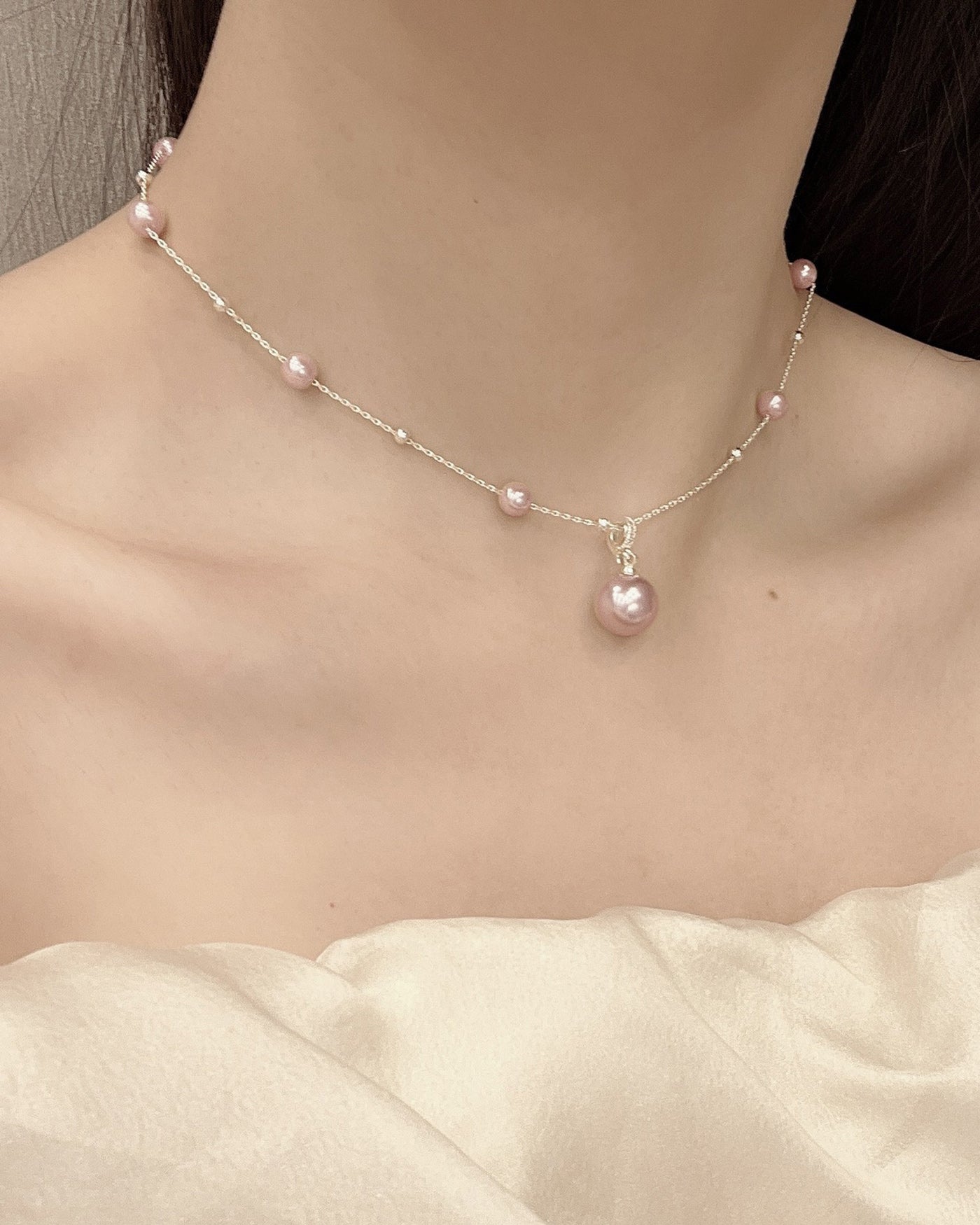 Pembe Kolye