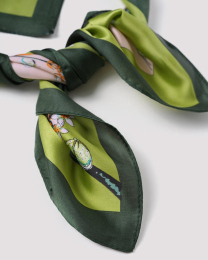 Yeşil Çiçek Desenli Scarve