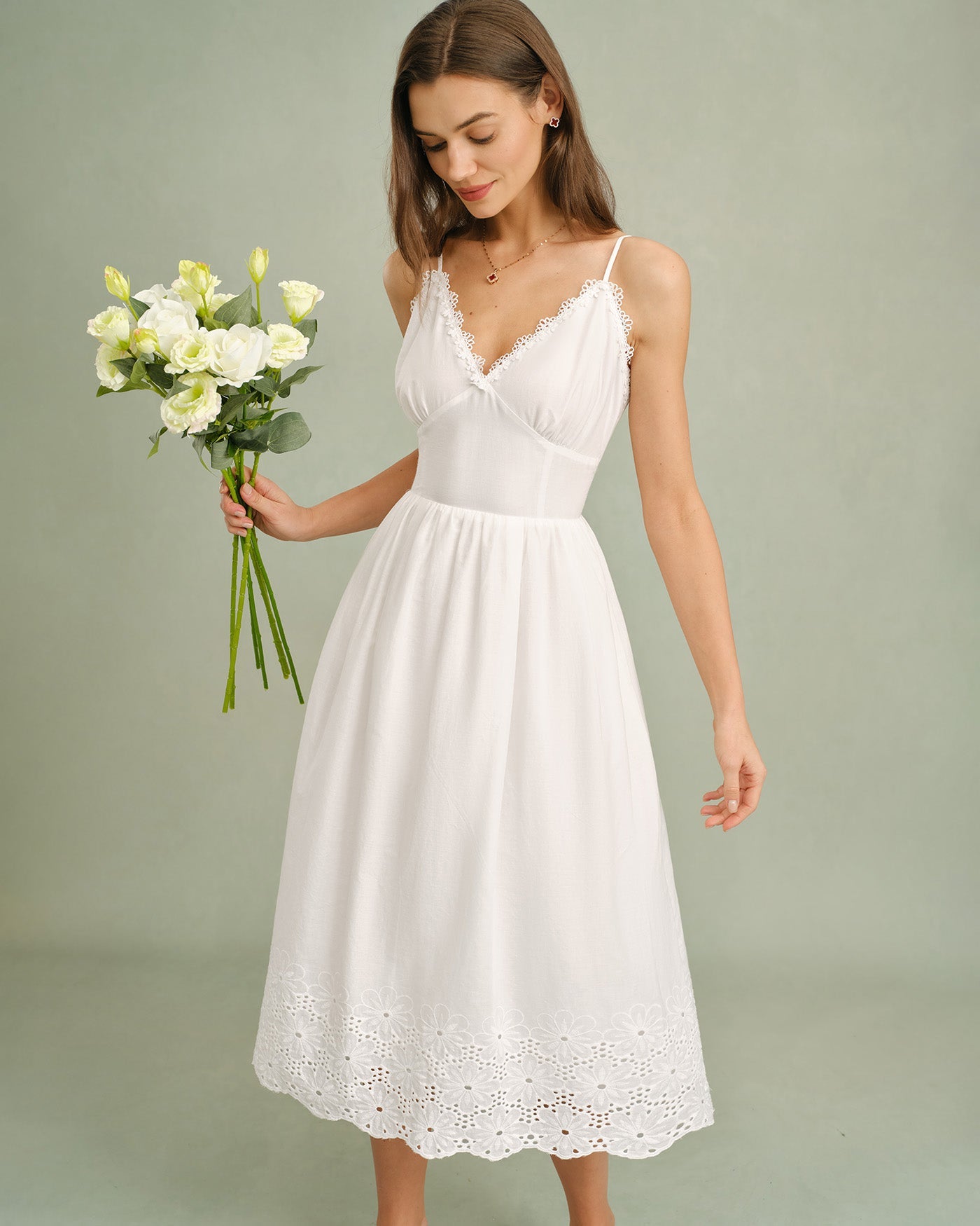 Beyaz Dantelli Çapraz Slip Midi Elbise