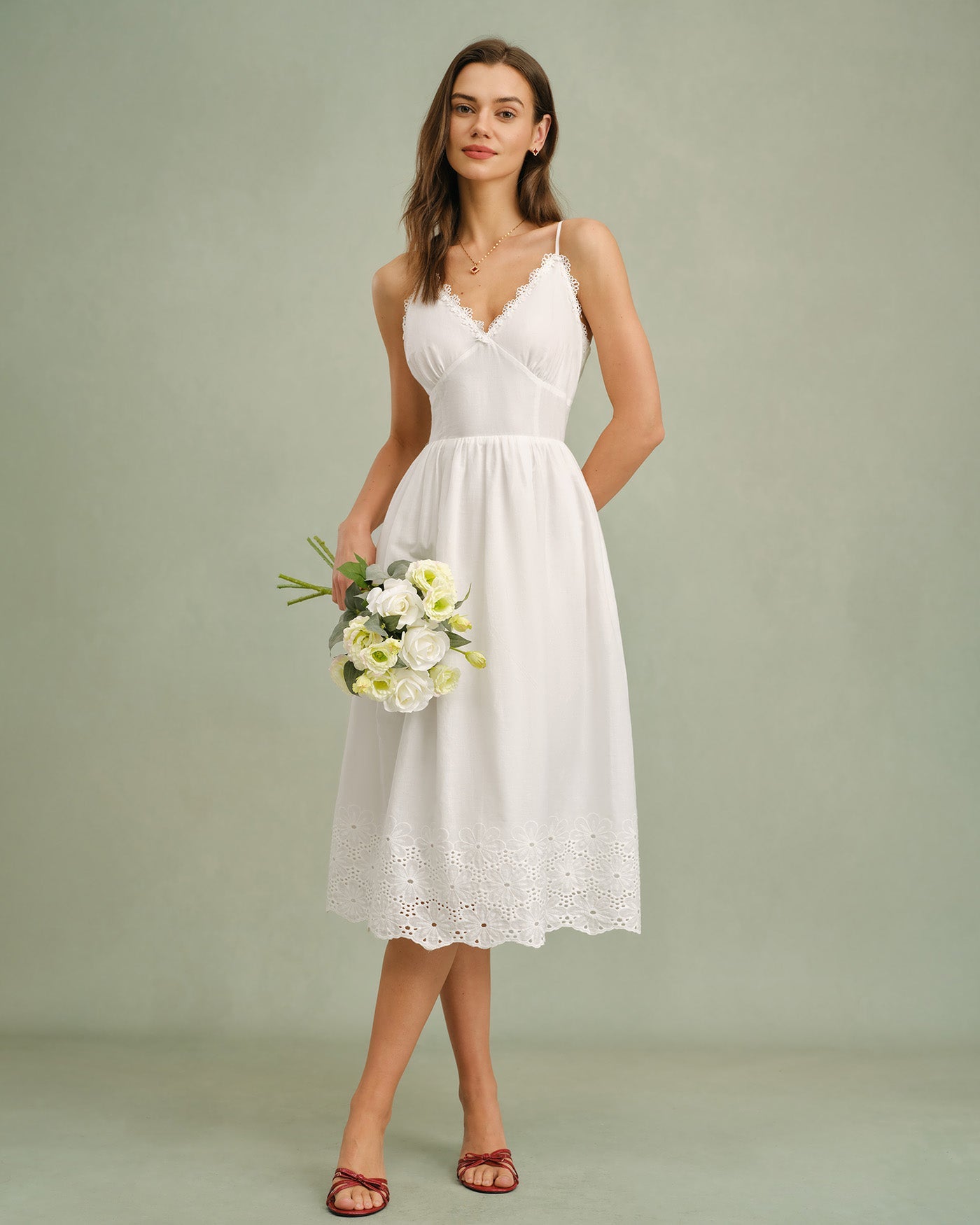 Beyaz Dantelli Çapraz Slip Midi Elbise