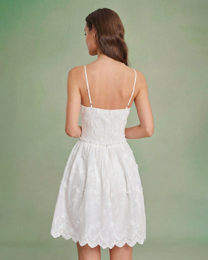 Beyaz Çiçek Desenli Nakışlı Slip Mini Elbise