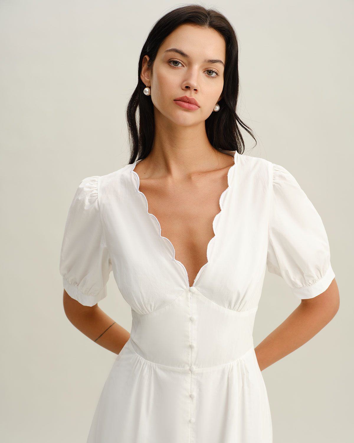 Beyaz V-Neck Büzgülü Mini Elbise