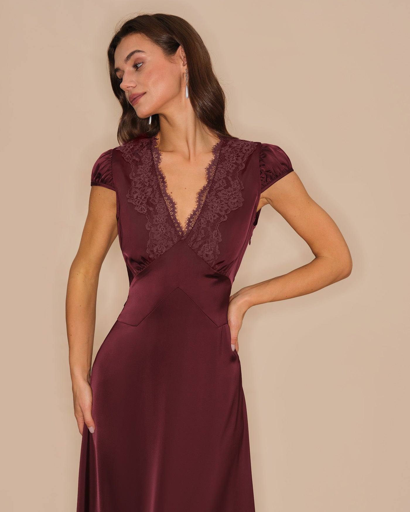 Bordo V Yaka Dantelli Maxi Elbise