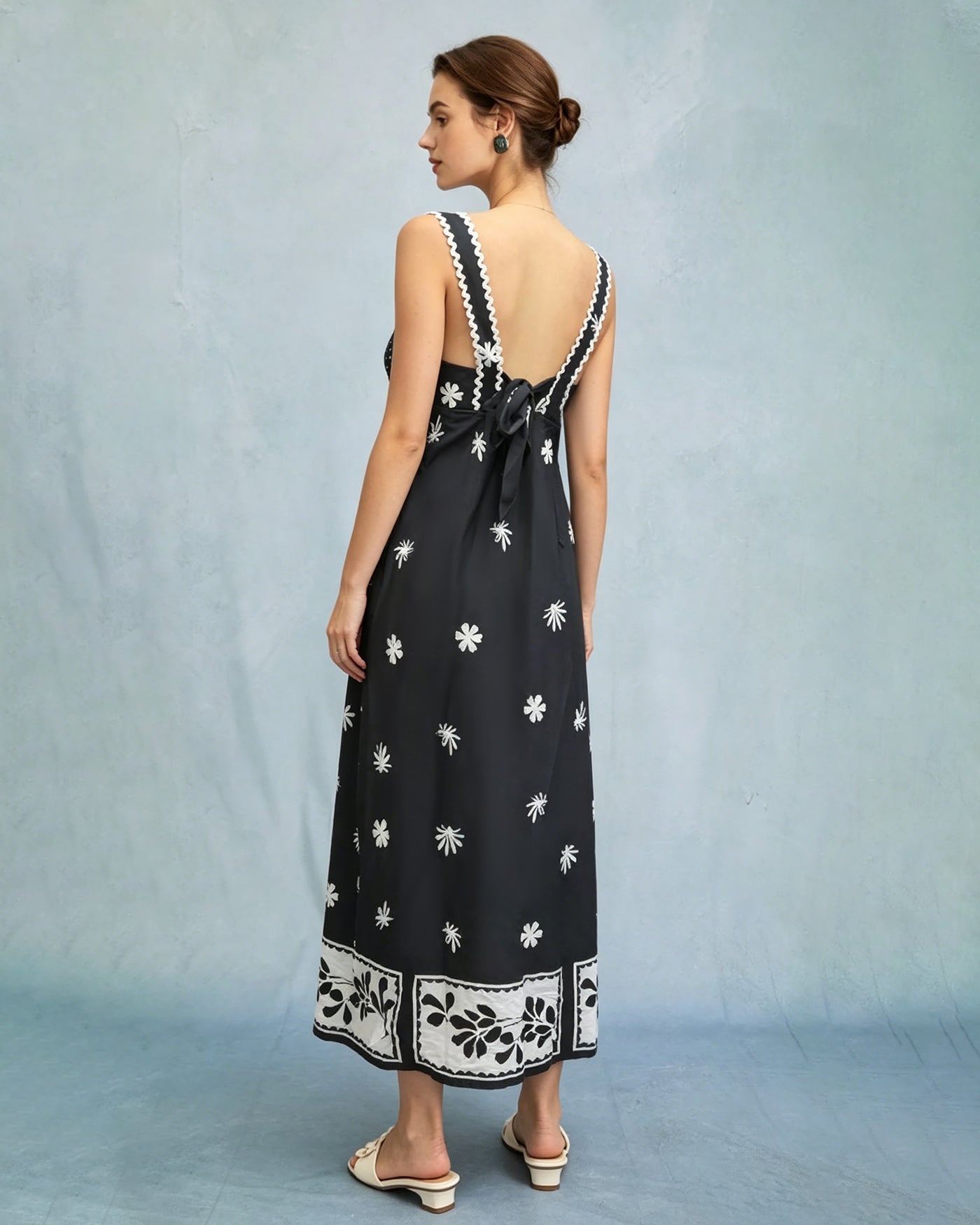 Siyah Çiçek Desenli Kontrast Slip Maxi Elbise