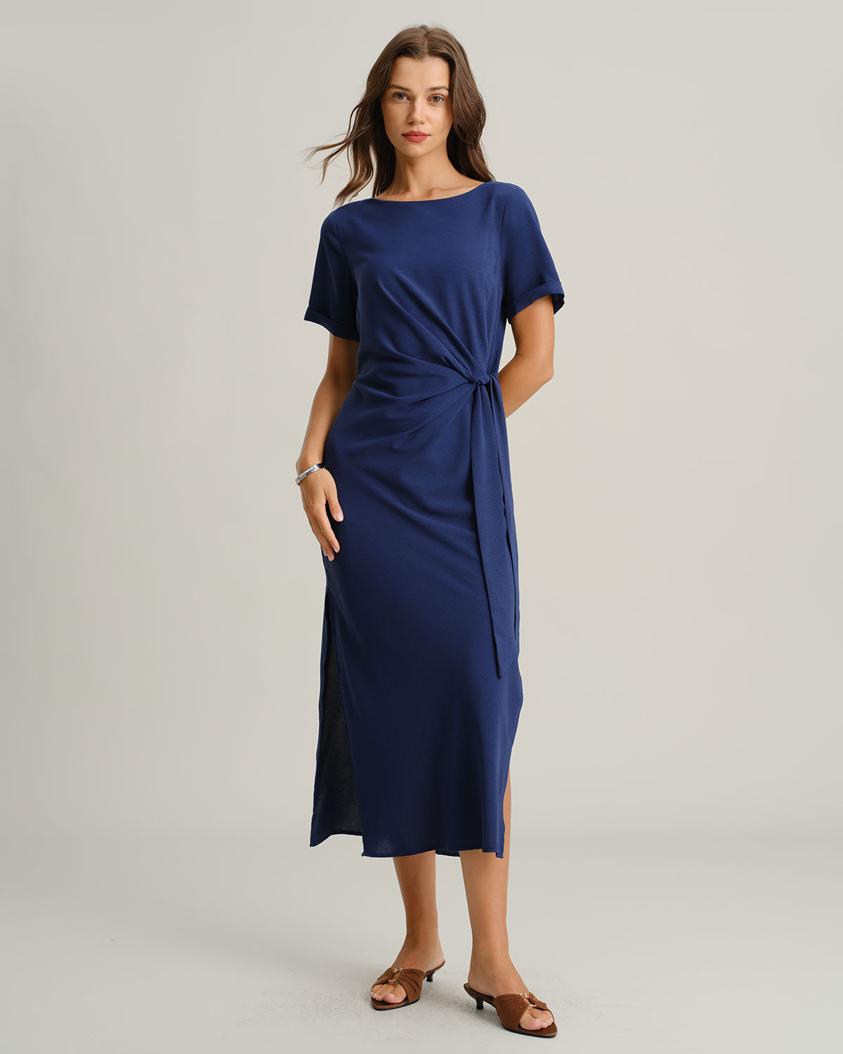 Mavi Yuvarlak Yaka Kısa Sleeve Maxi Elbise