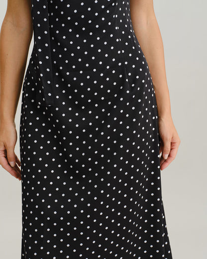 Siyah Puantiyeli Degaje Yaka Slip Maxi Elbise