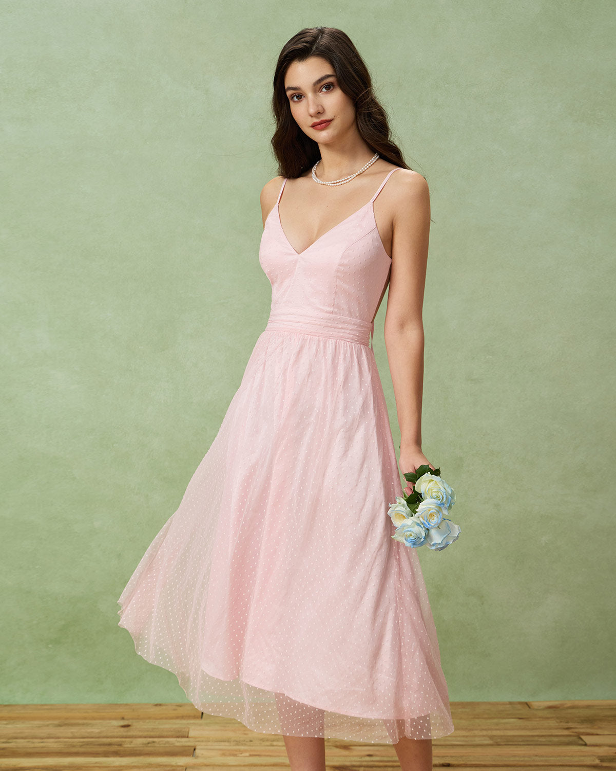 Pembe V Yaka Sırtı Açık Slip Midi Elbise