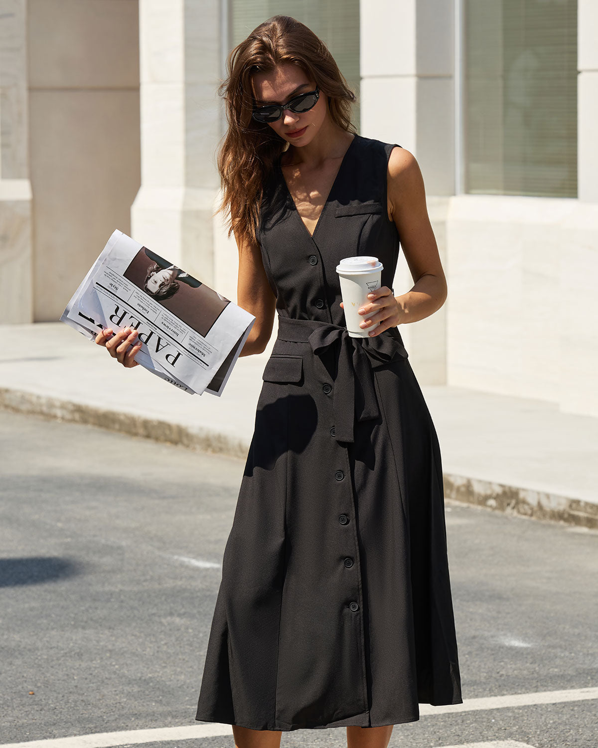 Siyah V Yaka Belted Kolsuz Midi Elbise