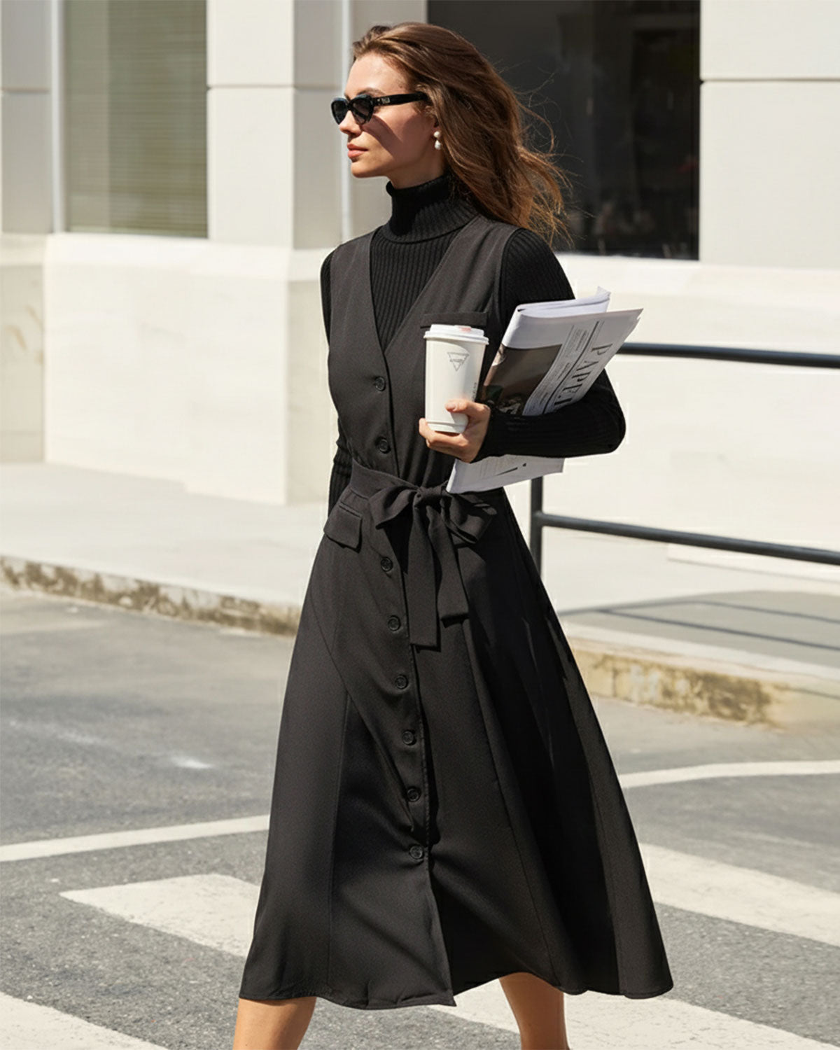 Siyah V Yaka Belted Kolsuz Midi Elbise