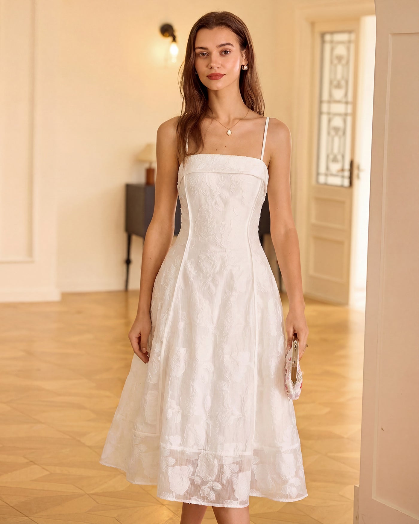 Beyaz Kare Yaka Jakarlı Slip Midi Elbise