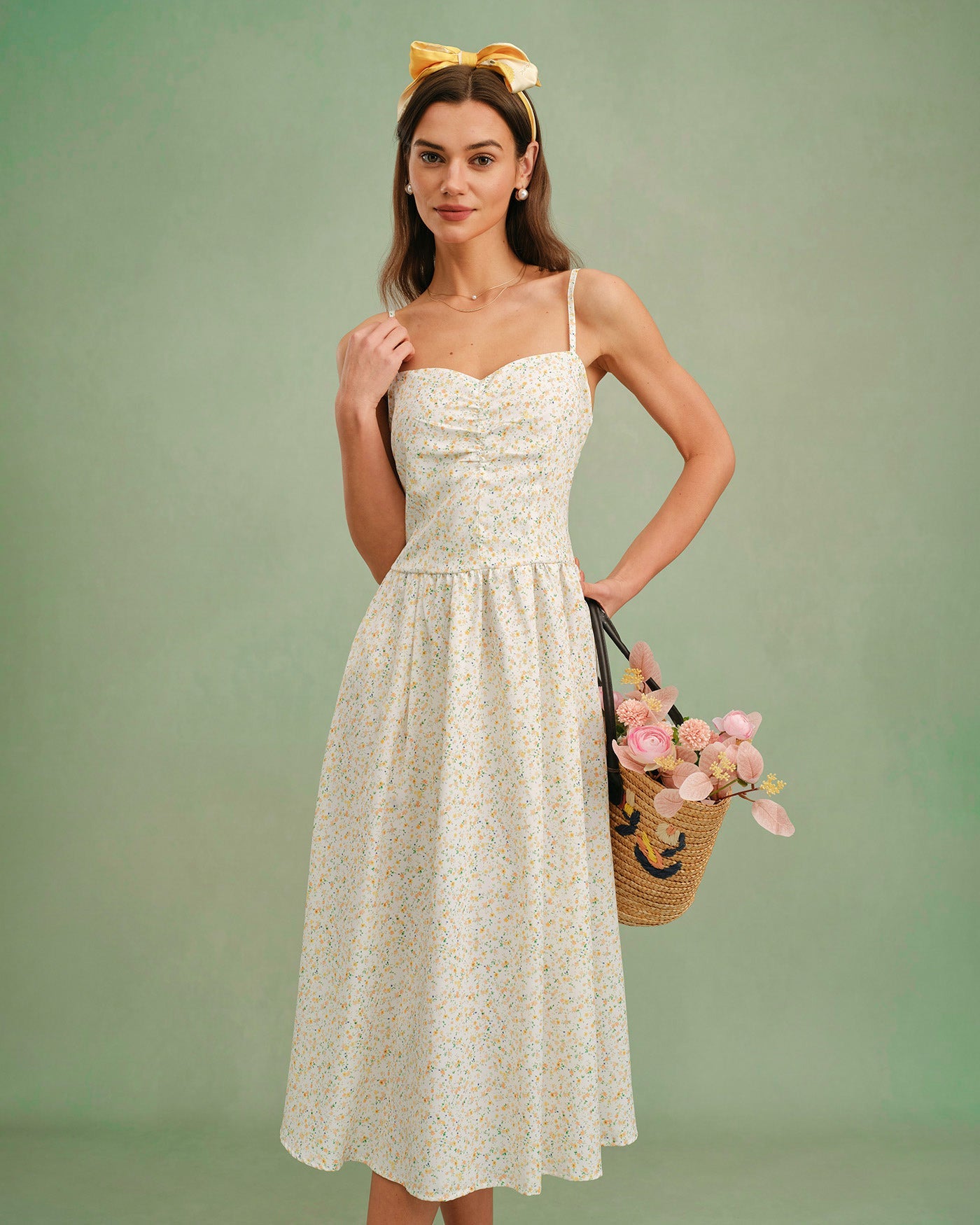 Sarı Kalp Yaka Çiçek Desenli Slip Midi Elbise