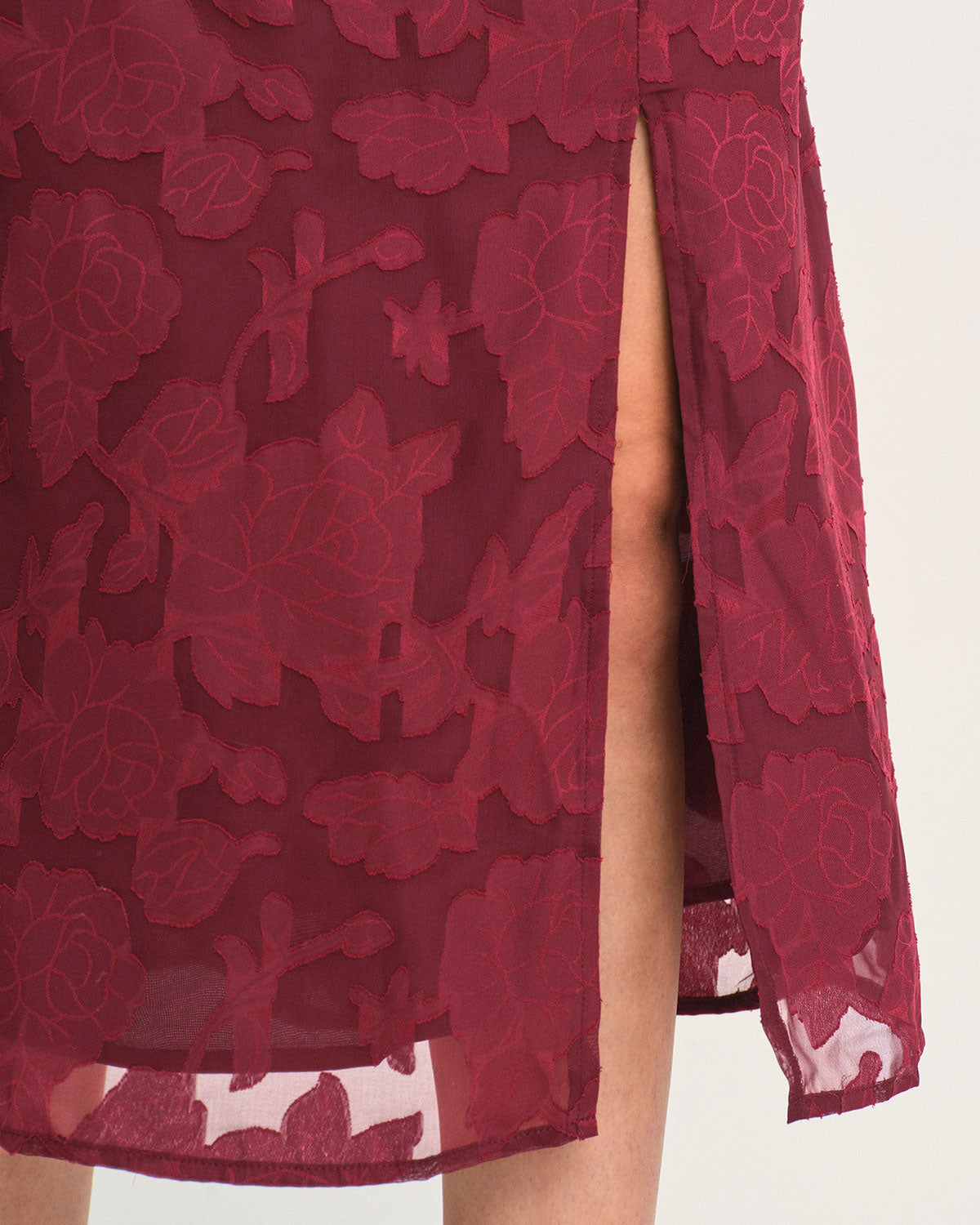 Bordo Jakarlı Yırtmaçlı Midi Elbise