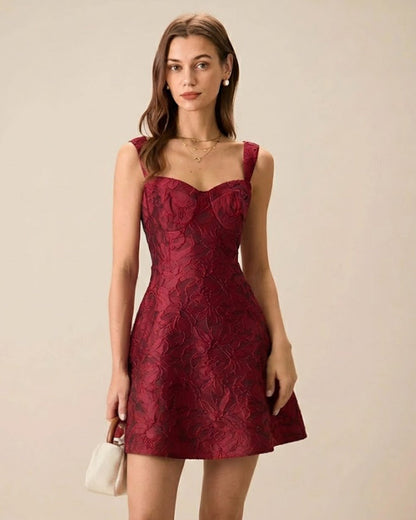 Bordo Kalp Yaka Jakarlı Mini Elbise